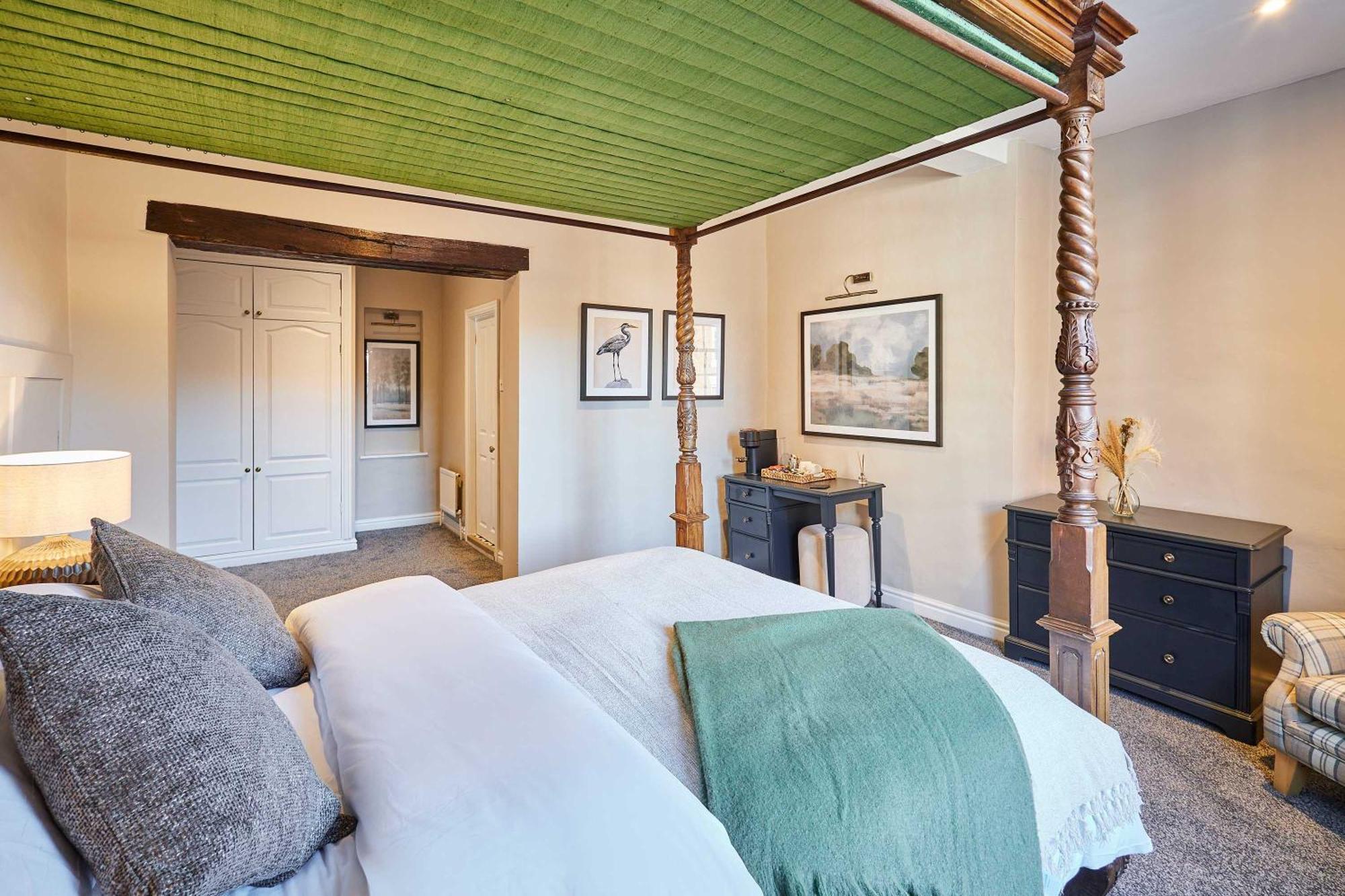 Host & Stay - The Raven Hotel Much Wenlock Room photo