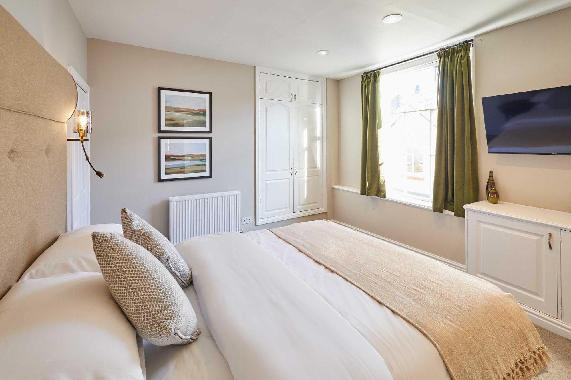 Host & Stay - The Raven Hotel Much Wenlock Room photo