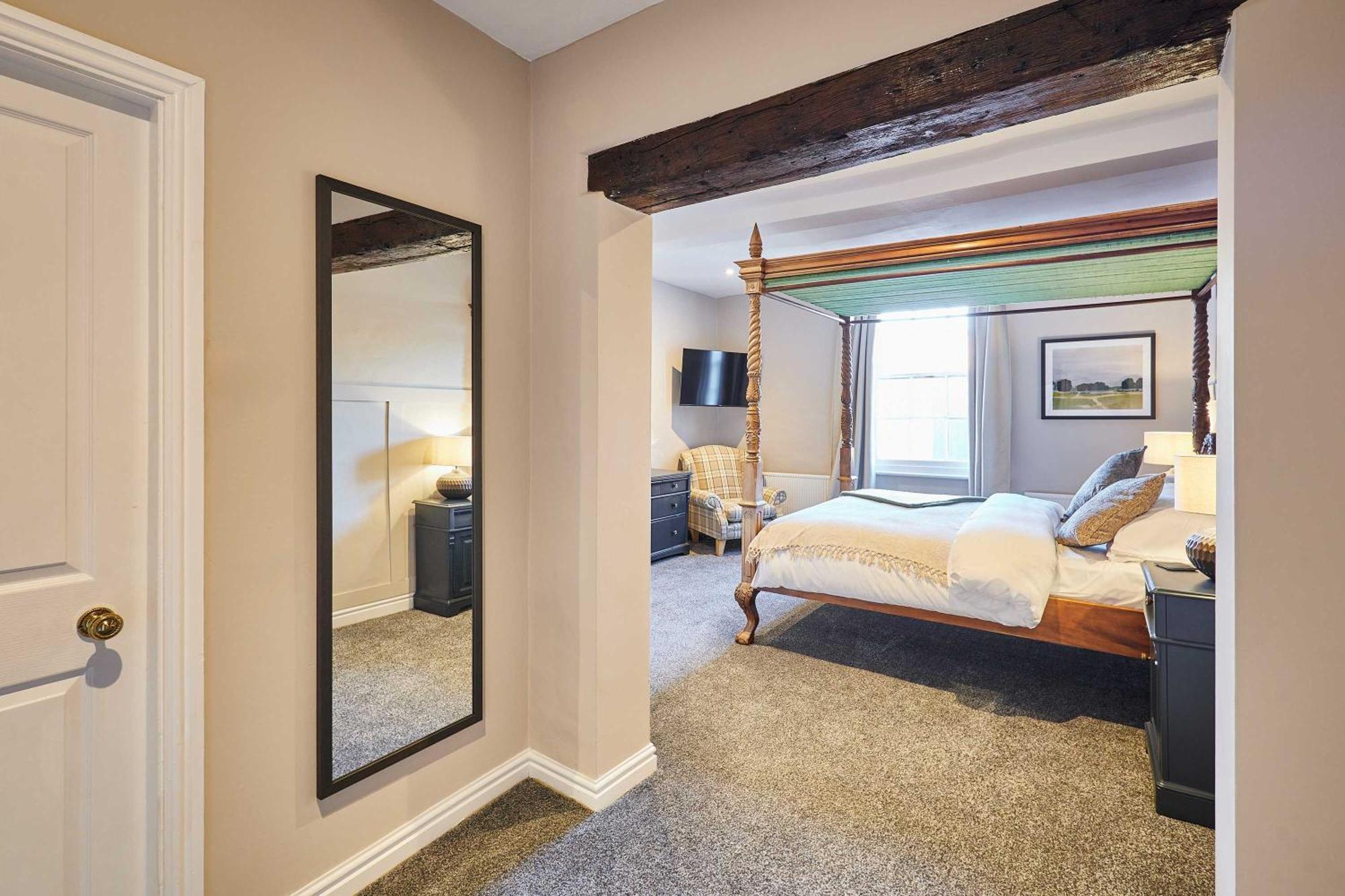 Host & Stay - The Raven Hotel Much Wenlock Room photo