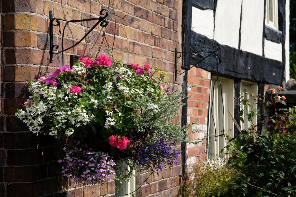 Host & Stay - The Raven Hotel Much Wenlock Exterior photo